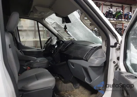 2016 Ford Transit-250 z USA, uszkodzony, nr VIN 1FTYR2CM5GKA17250